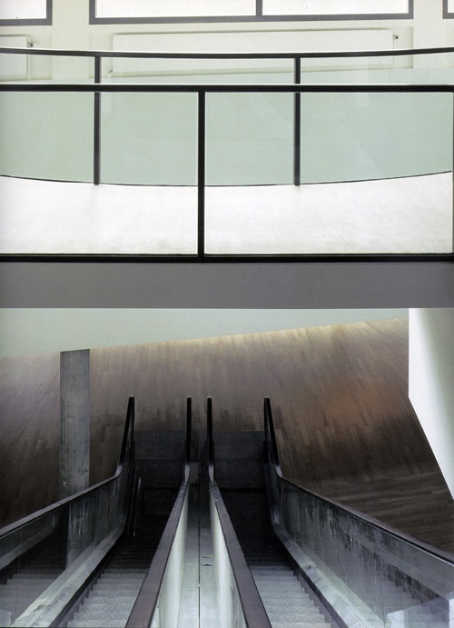 van gogh escalator_72ddp